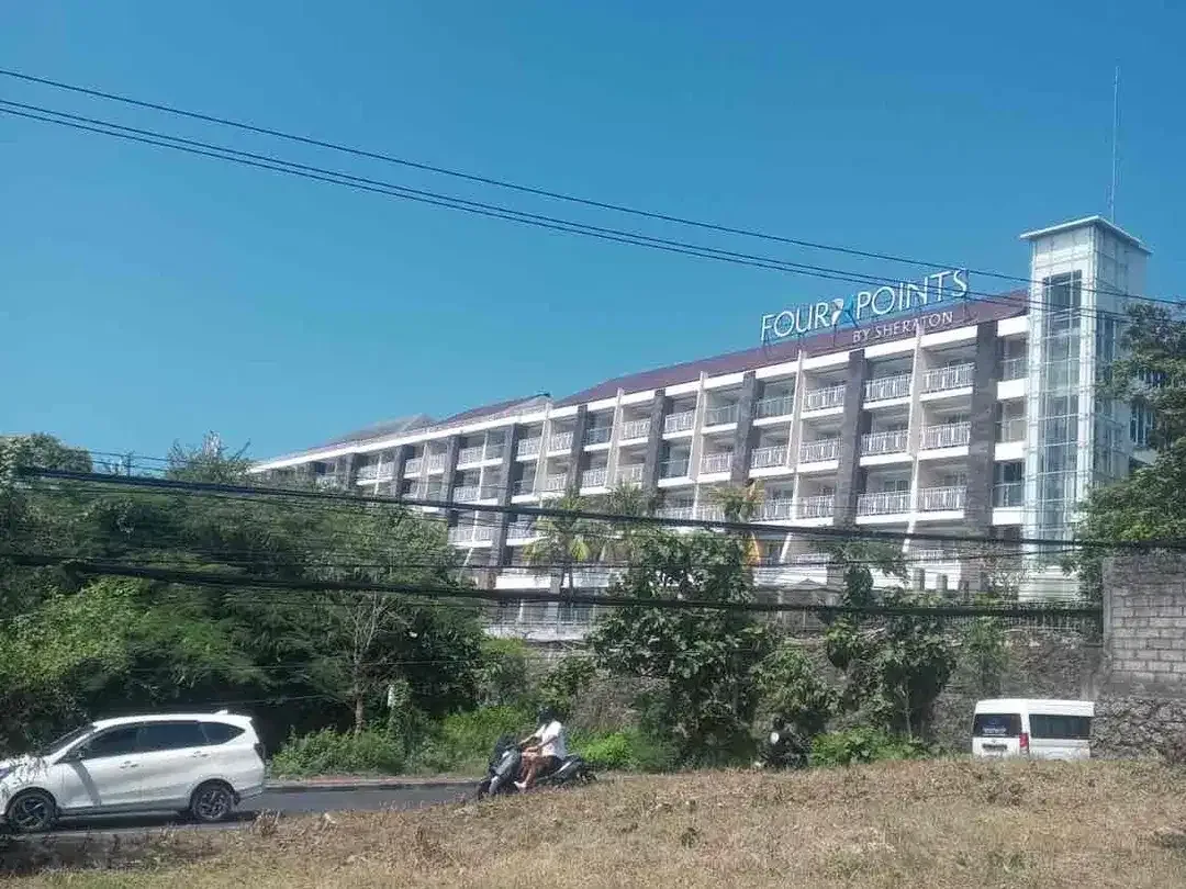 Lahan prime seberang hotel fourpoint di pinggir  jalan utama  Uluwatu. - Image 2 of 3