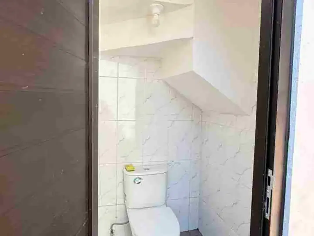 Jual Rumah 2lt Unfurnished Lokasi Perumahan Mumbul Jimbaran Bali. area strategis & nyaman untuk hunian. - Image 8 of 10