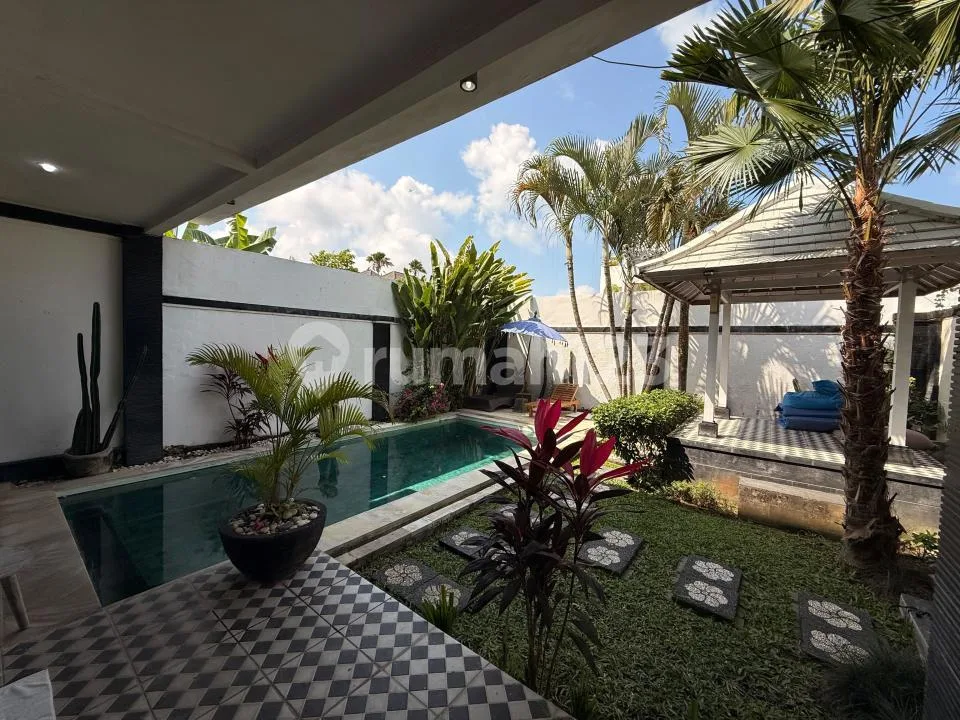 Villa Lokasi Strategis 450 Meter ke Pantai Batu Bolong Canggu - Image 2 of 4