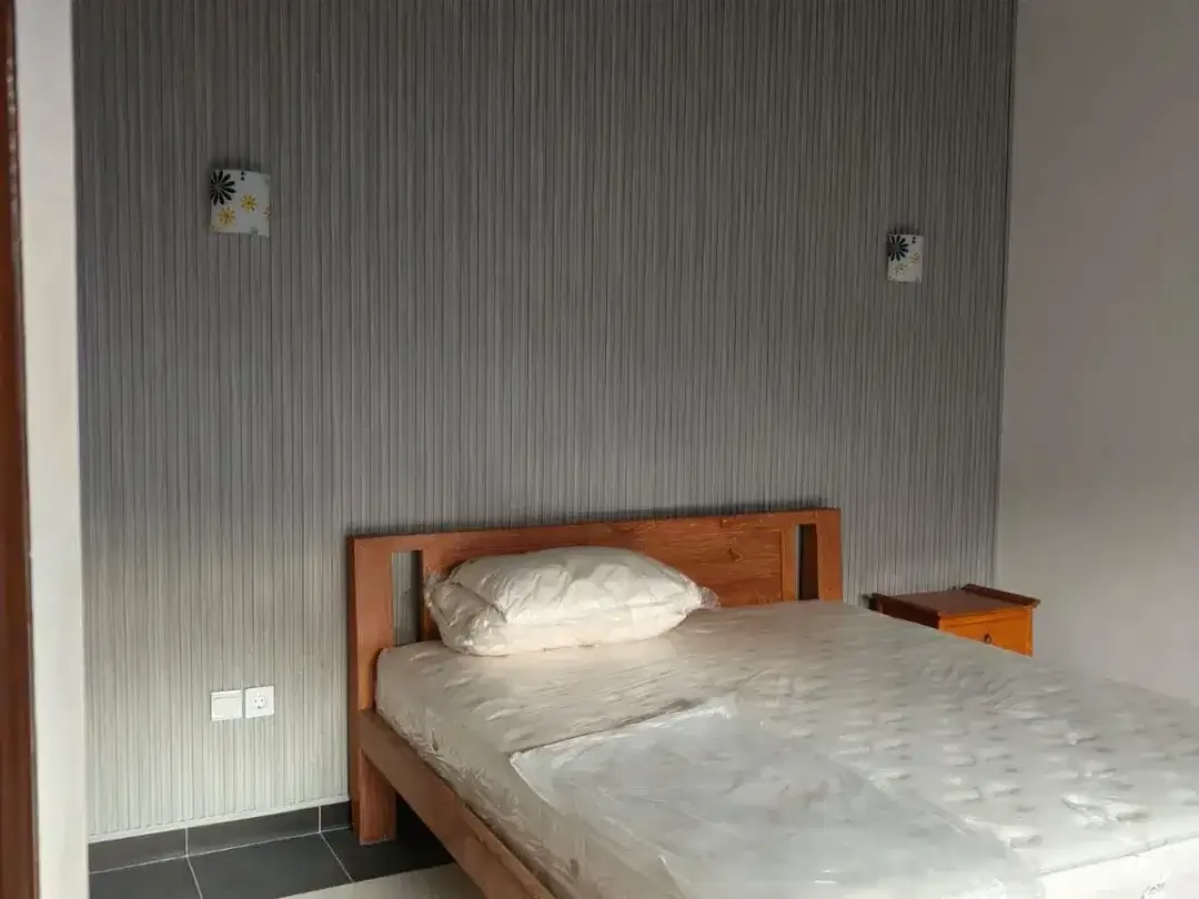Disewakan — Villa 4 Kamar di Lokasi Strategis Jl Pantai Berawa - Image 4 of 8