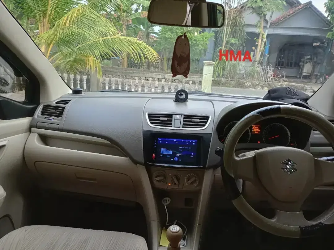 ERTIGA GL 2014 MT - Image 4 of 5