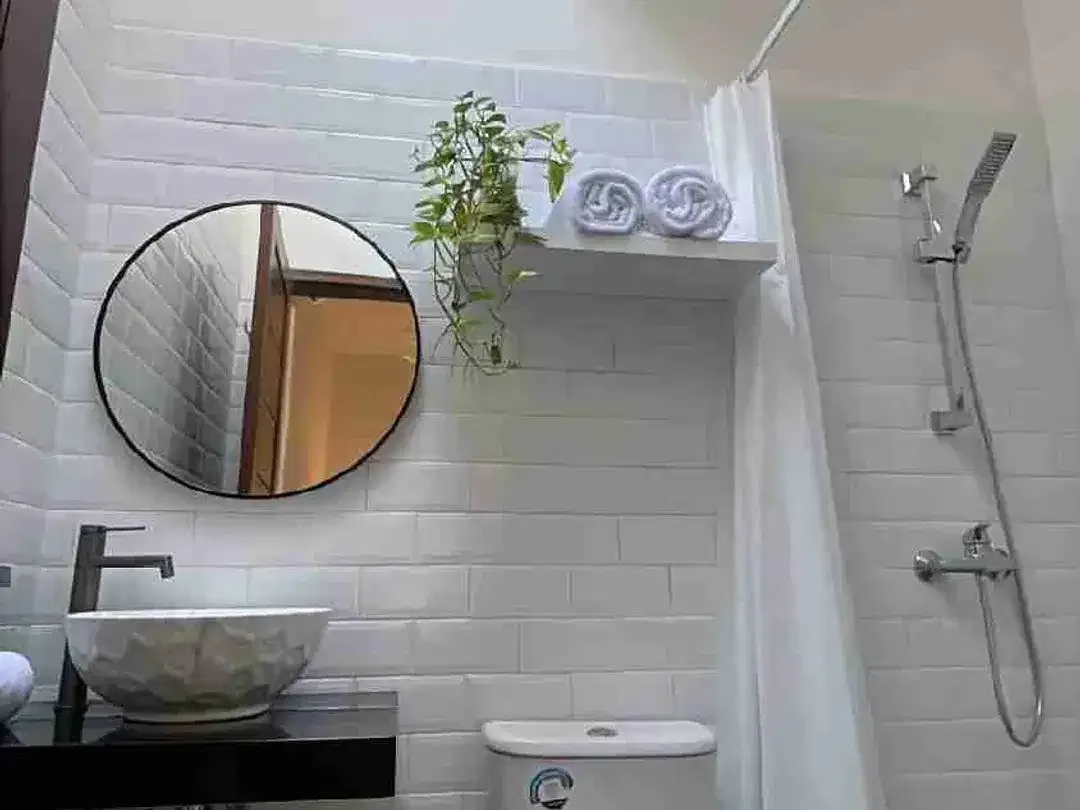 DIJUAL RUMAH SEMI VILLA 2BR DI KOMPLEK PERUMAHAN UNGASAN ADA POOL, FULLY FURNISHED SIAP HUNI - Image 9 of 10