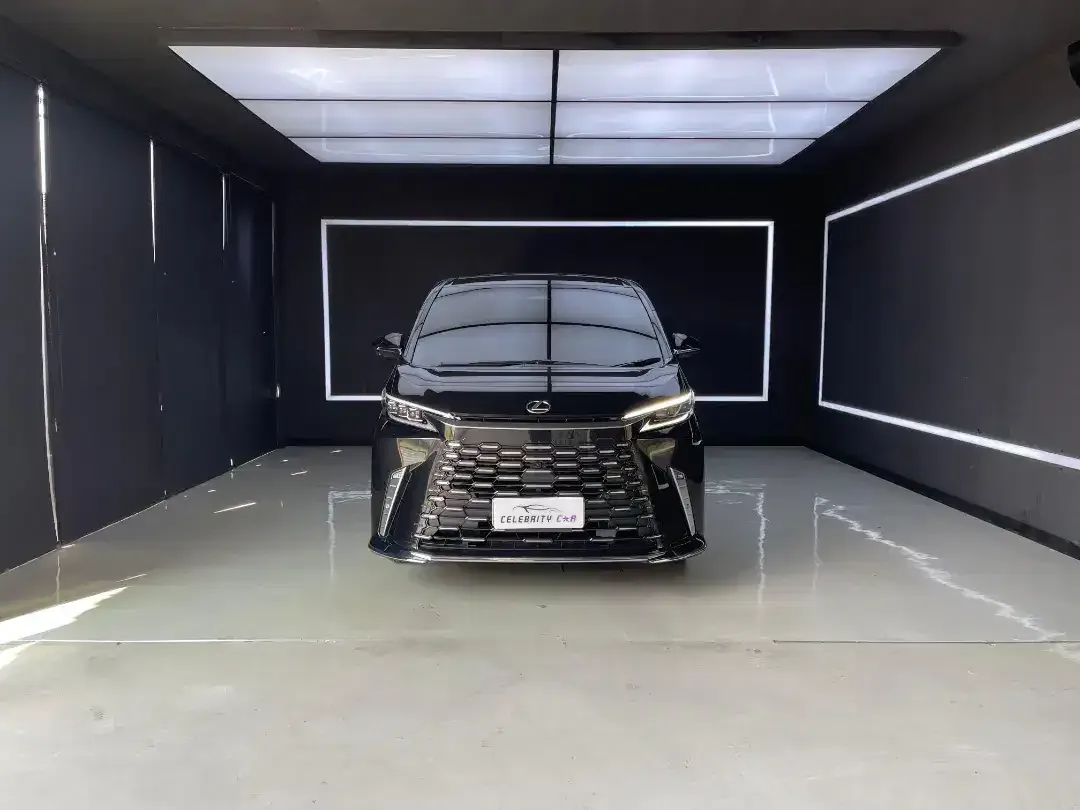 Brand New LEXUS LM 350 Hybrid 7 Seater 2024 Graphite Black , Asli Bali - Image 3 of 10