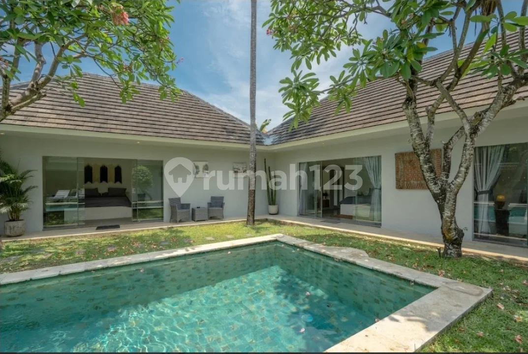 Villa Kerobokan With Garden Near Seminyak And Petitenget - Image 2 of 4