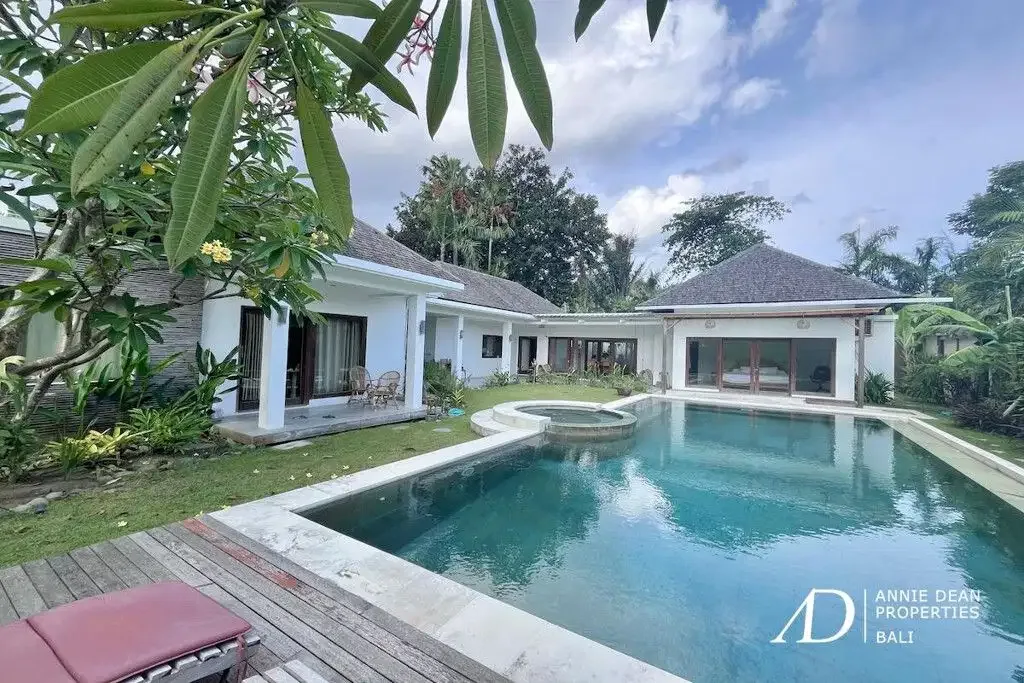 PRIME FREEHOLD PROPERTY IN A GATED COMPLEX FOR SALE - LAND VALUE ONLY - Image 3 of 10