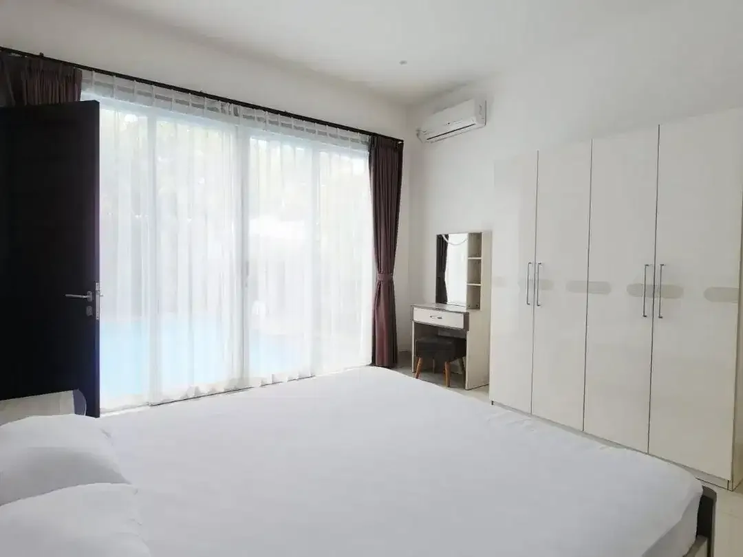 Villa disewakan berlokasi di area premium Berawa-Canggu. - Image 3 of 9