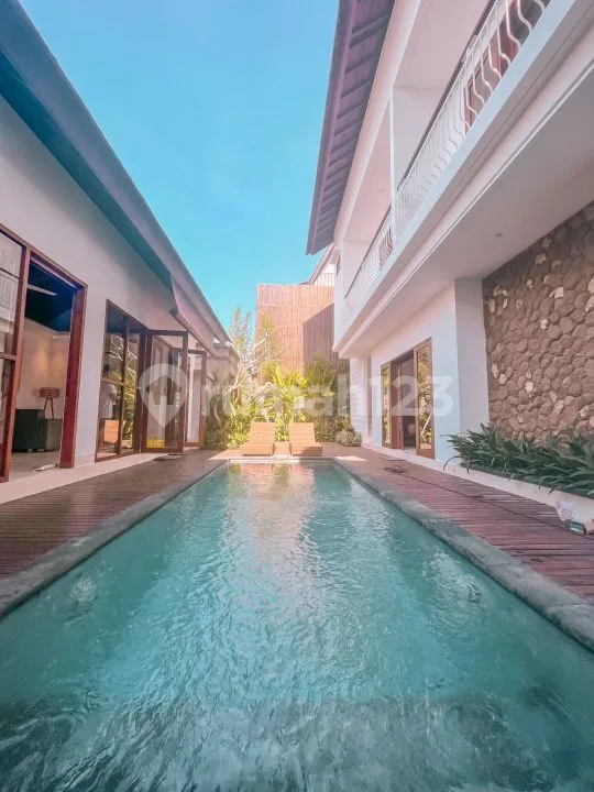 For Rent Yearly Luxury Villa 3BR Canggu Near To Seseh Beach - Image 1 of 4