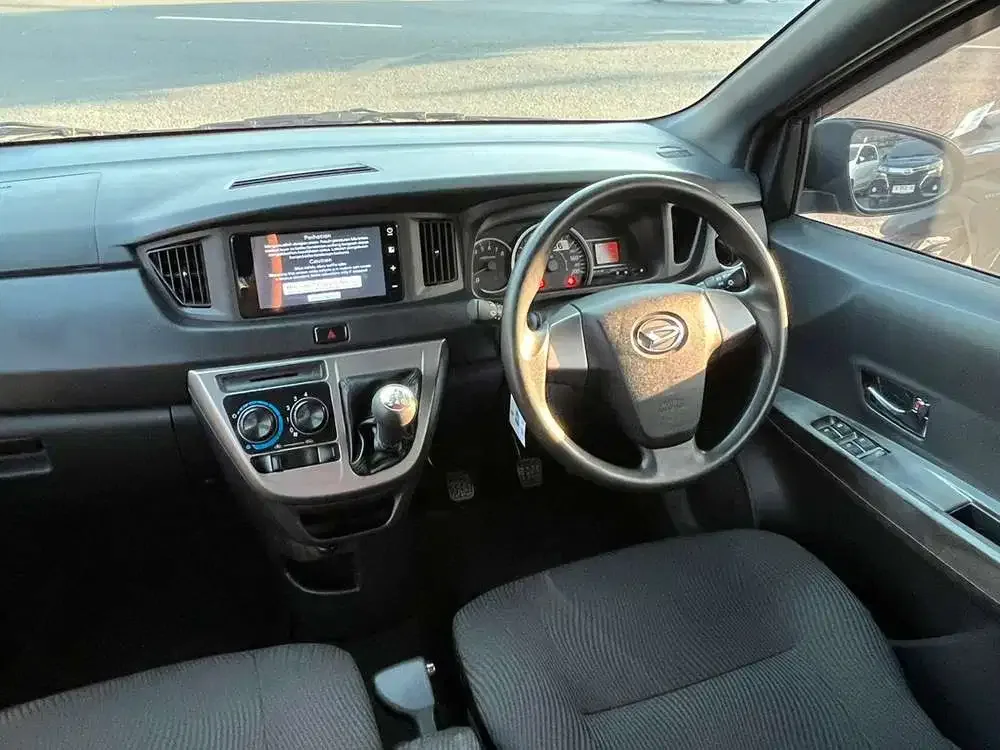 Daihatsu Sigra 2024 Bensin - Image 5 of 7
