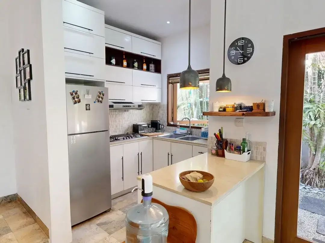 Freehold - Luxurious 2-Bedroom Tropical Villa in Premier Canggu Location - Image 4 of 10