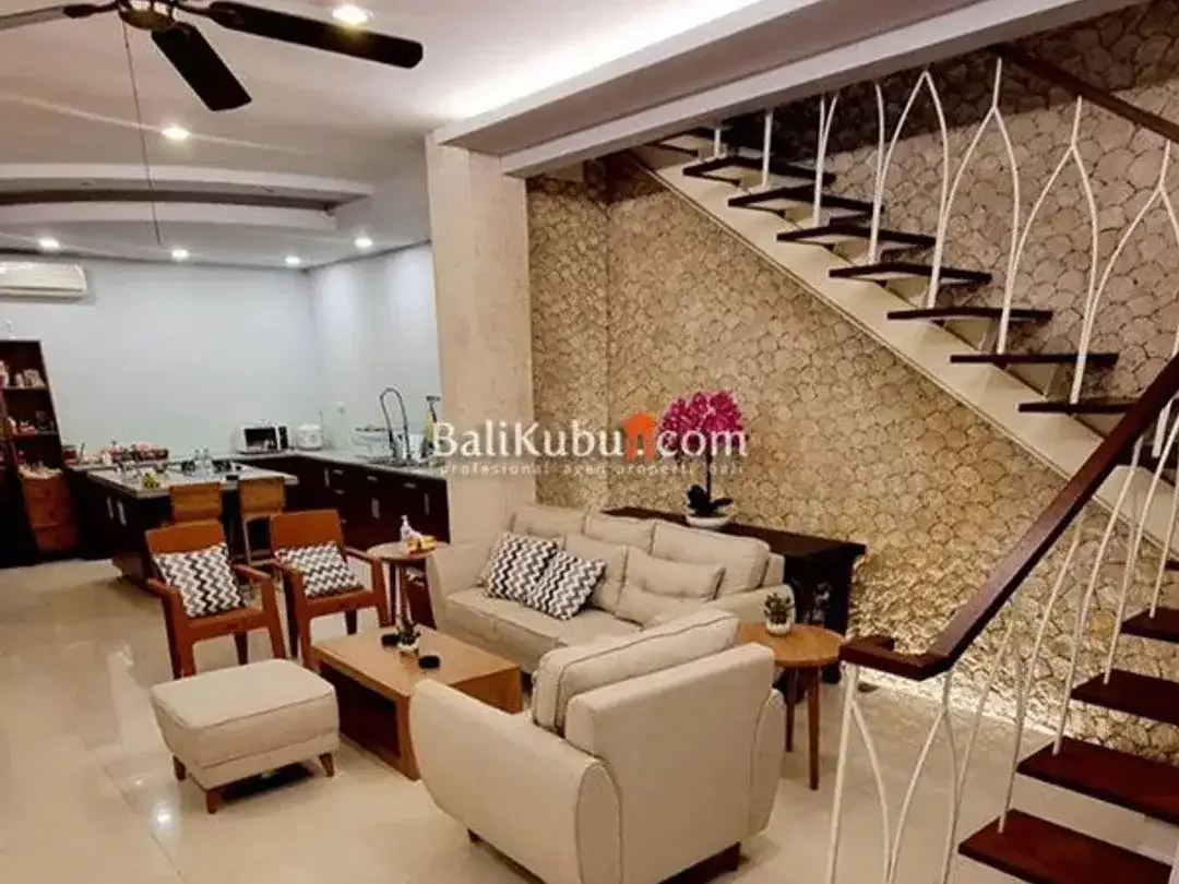 [AMR-080.GRT] Luxury 3-Bedroom Villa for Yearly Rent – Jl Tukad Balian, Denpasar - Image 5 of 10
