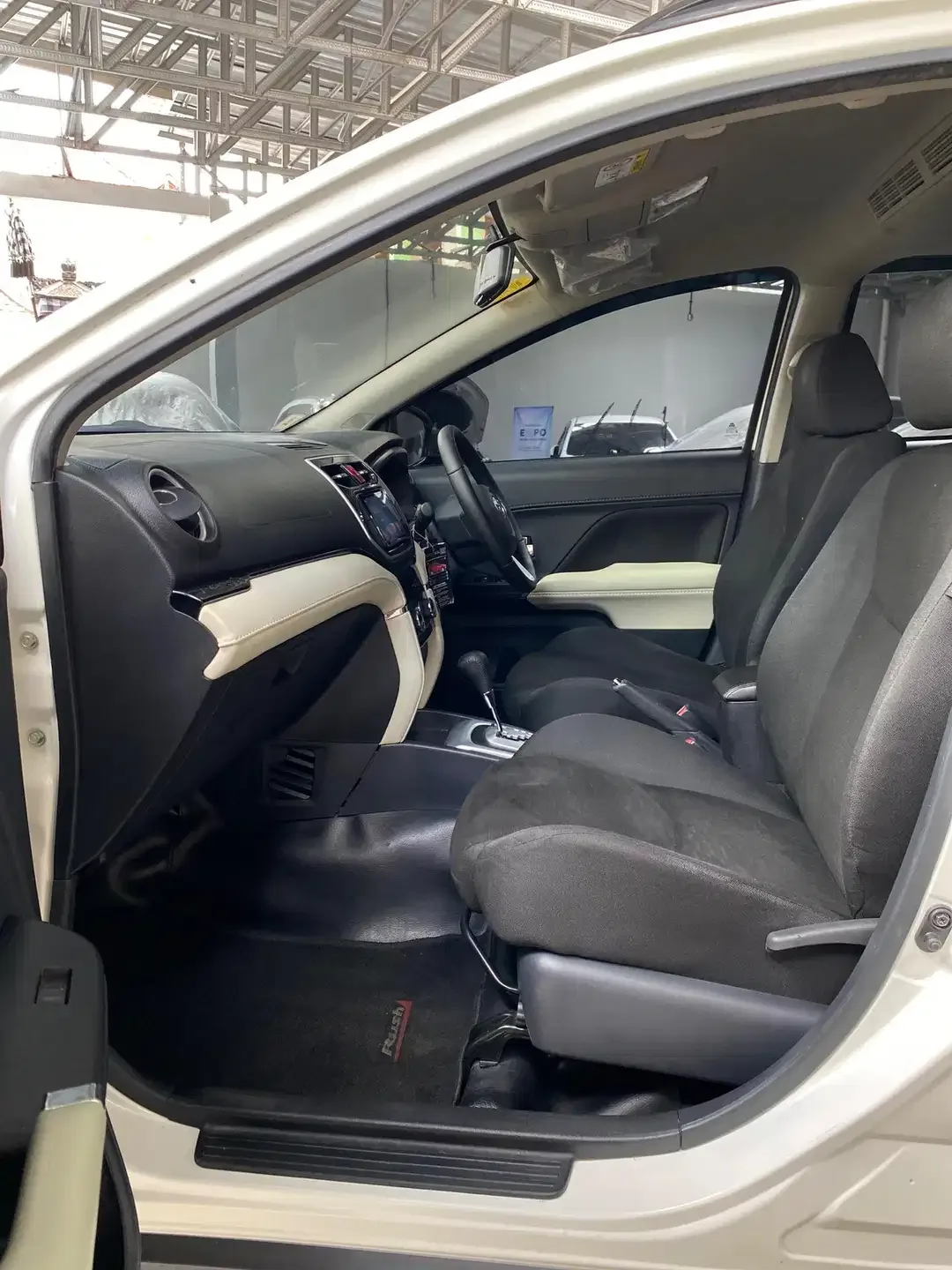 Rush TRD Sportivo 1.5 AT 2020 Matic - Image 10 of 10