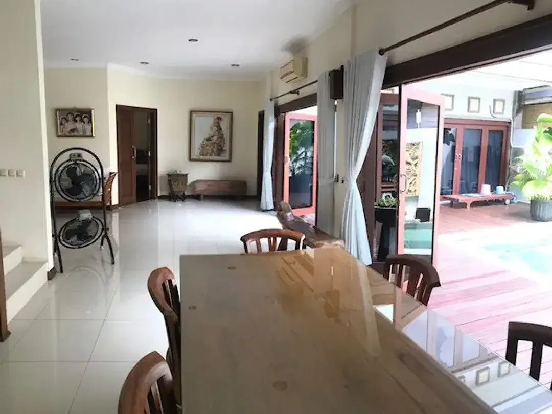 Prime Location! Villa 4 Bedrooms Lokasi Central Petitenget, Seminyak - Image 3 of 10