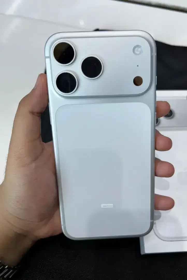PROMO BUNGA SPESIAL IP 17 PRO MAX - Image 1 of 3