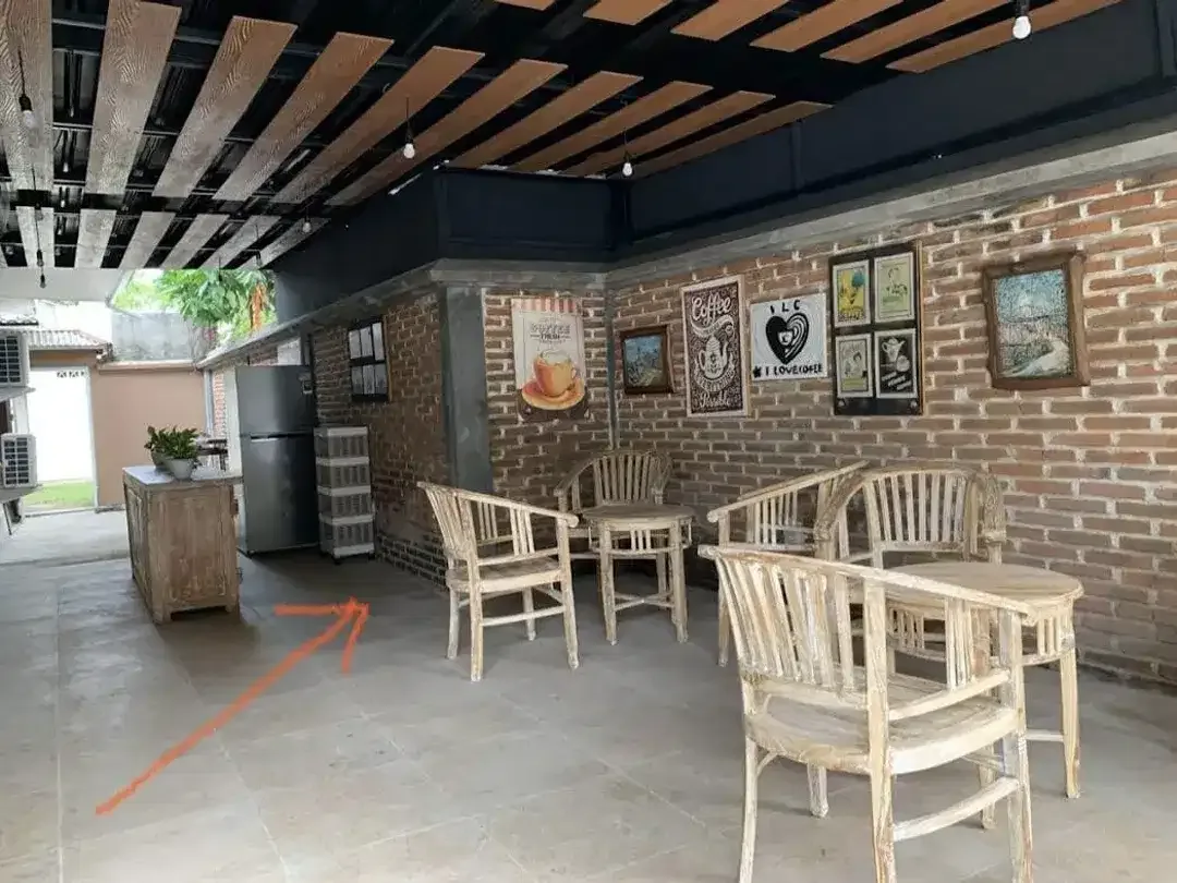 Disewakan Ex Cafe Dekat ke Air Port di Raya Kuta, Bali - Image 2 of 10