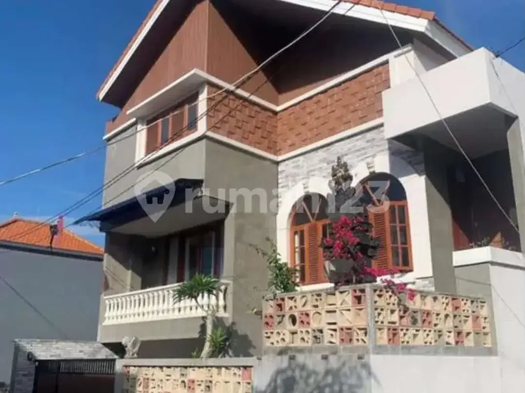 Rumah Baru Tiga Lantai di Kawasan Premium Denpasar Barat - Image 2 of 10