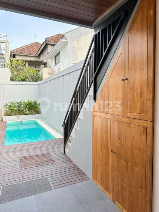 Villa Furnished Strategis di Pengiyasan Sanur Bali - Image 2 of 4