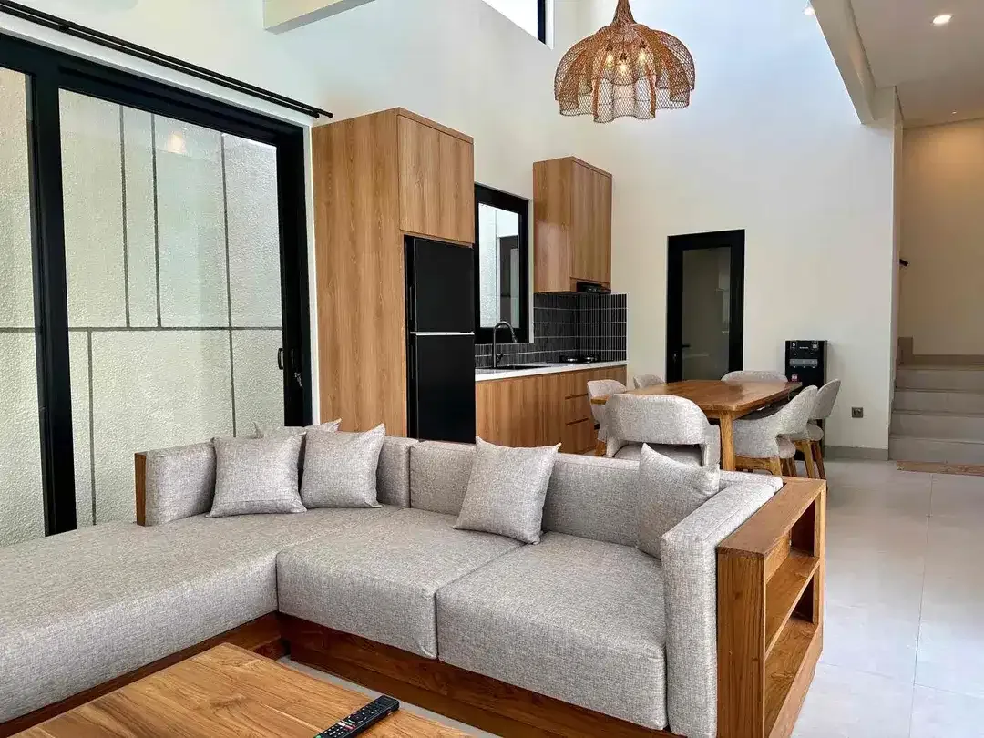 BRAND NEW 3 BEDROOMS MINIMALIST MODERN TROPICAL STYLE  QUIET ARE LOCATION AT MUNGGU - Image 9 of 10