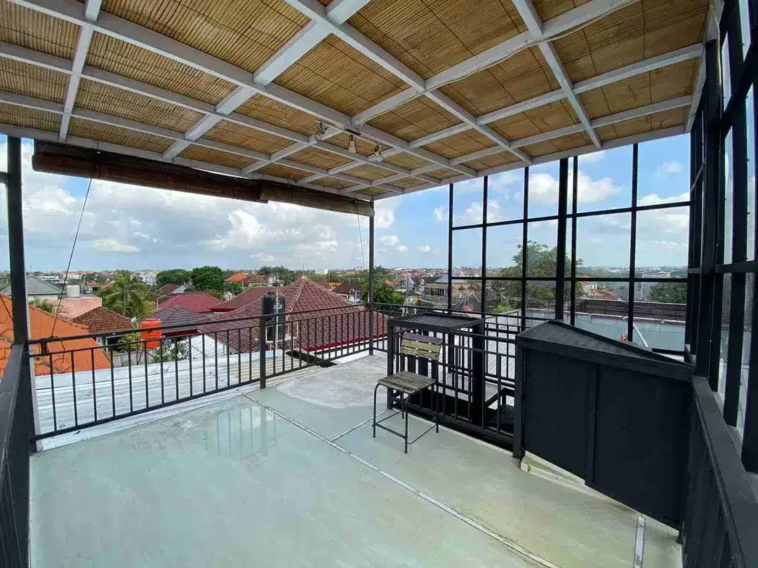 Rumah Modern Minimalis 2 Lantai Dekat Pantai Canggu - Image 7 of 10