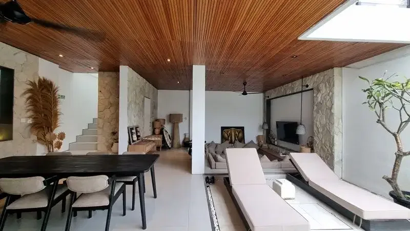 Dijual Villa Freehold Lokasi Strategis di Seminyak - Image 3 of 10