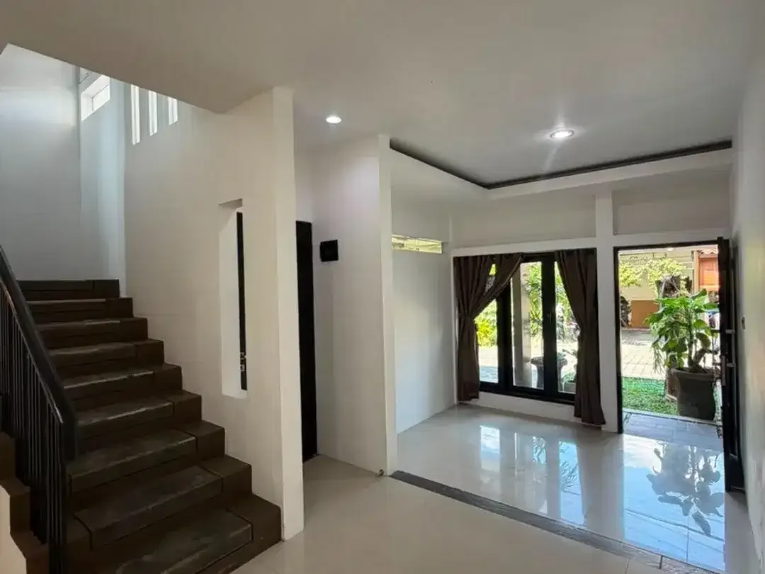 Rumah Cantik Minimalis Kerobokan Dekat Denpasar Badung Bali - Image 8 of 10