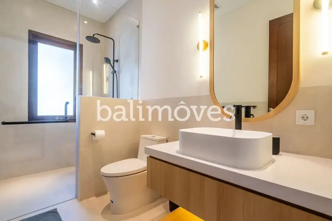 Villa Mewah Baru dengan 4 Kamar Tidur di Pantai Sanur - Image 10 of 10
