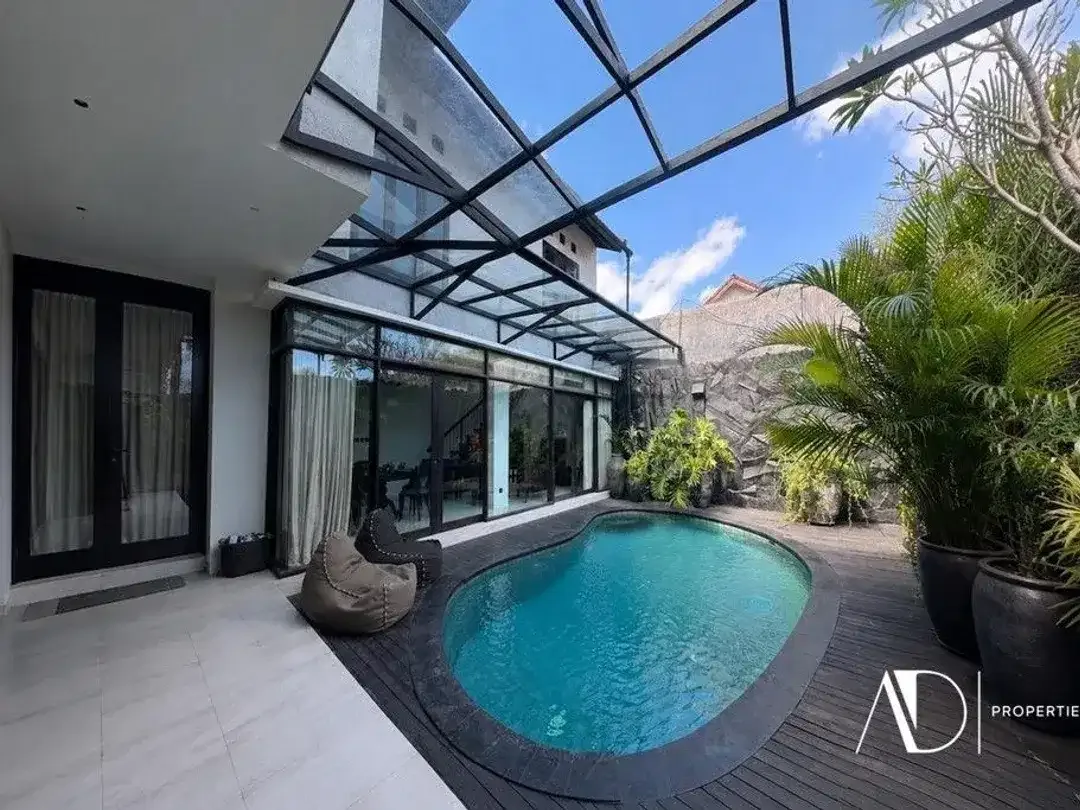 FREEHOLD | 3-BEDROOM ELEGANT TROPICAL VILLA IN KEROBOKAN - Image 3 of 10