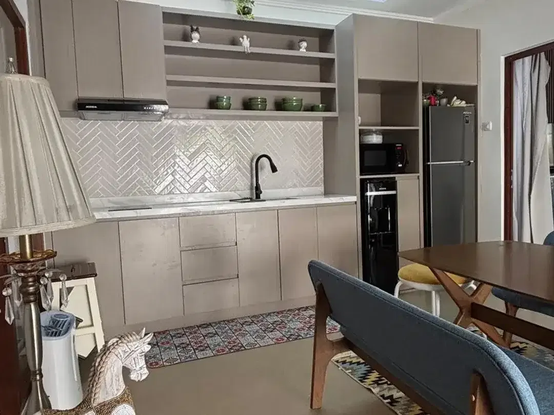 VILLA 1 LANTAI 3 BR FULL FURNISHED DALAM KOMPLEKS - Image 3 of 8