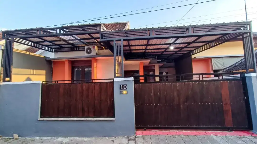 Di Kontrakan Rumah / Tahun - Image 1 of 10
