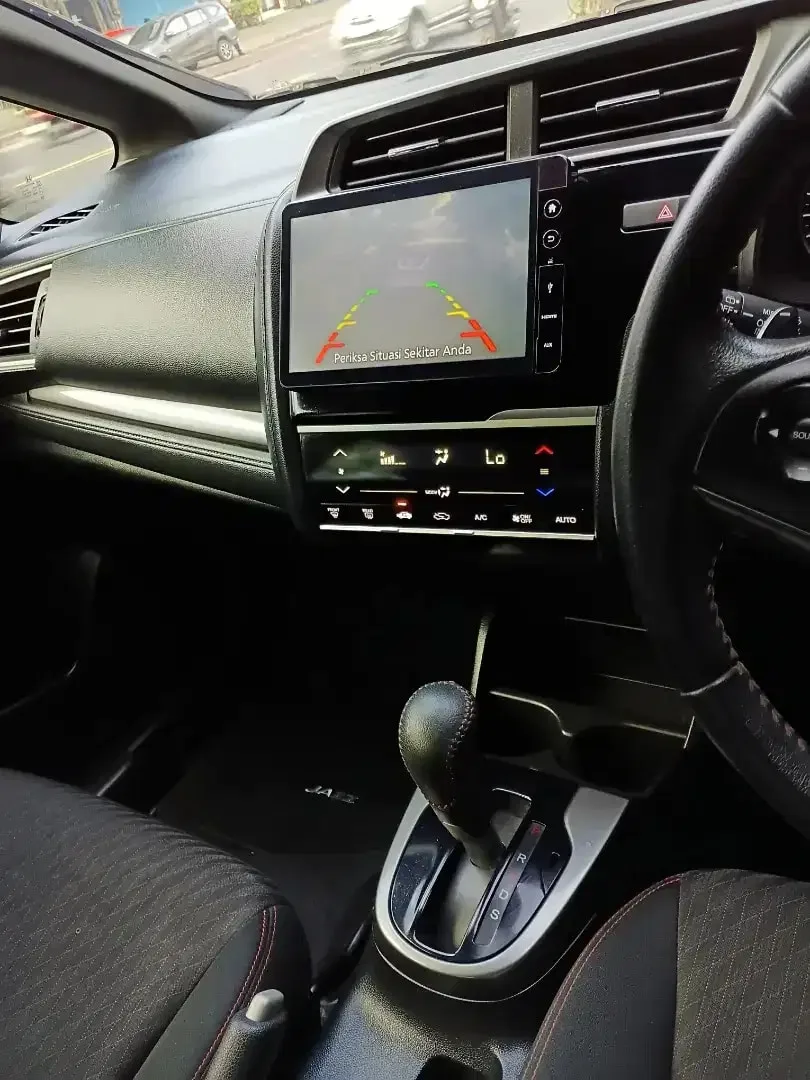 HONDA JAZZ RS FACELIFT LAST EDITION ASLI BALI SUPER ISTIMEWA - Image 7 of 10