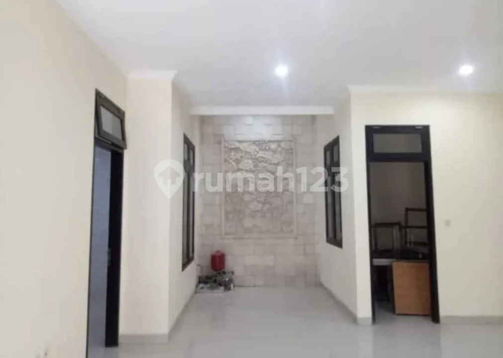 Rumah Luas & Nyaman di Lokasi Strategis Denpasar - Siap Huni! - Image 2 of 4