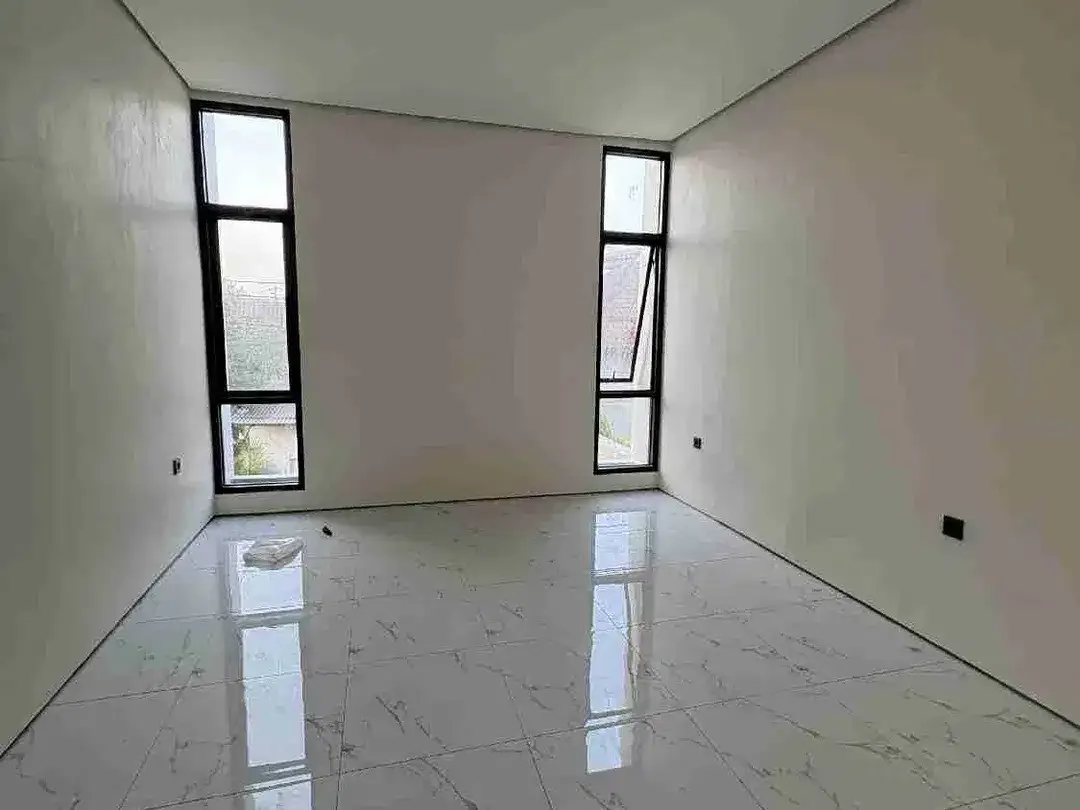 DIJUAL RUMAH 2 LANTAI MUMBUL PERMAI - Image 4 of 8