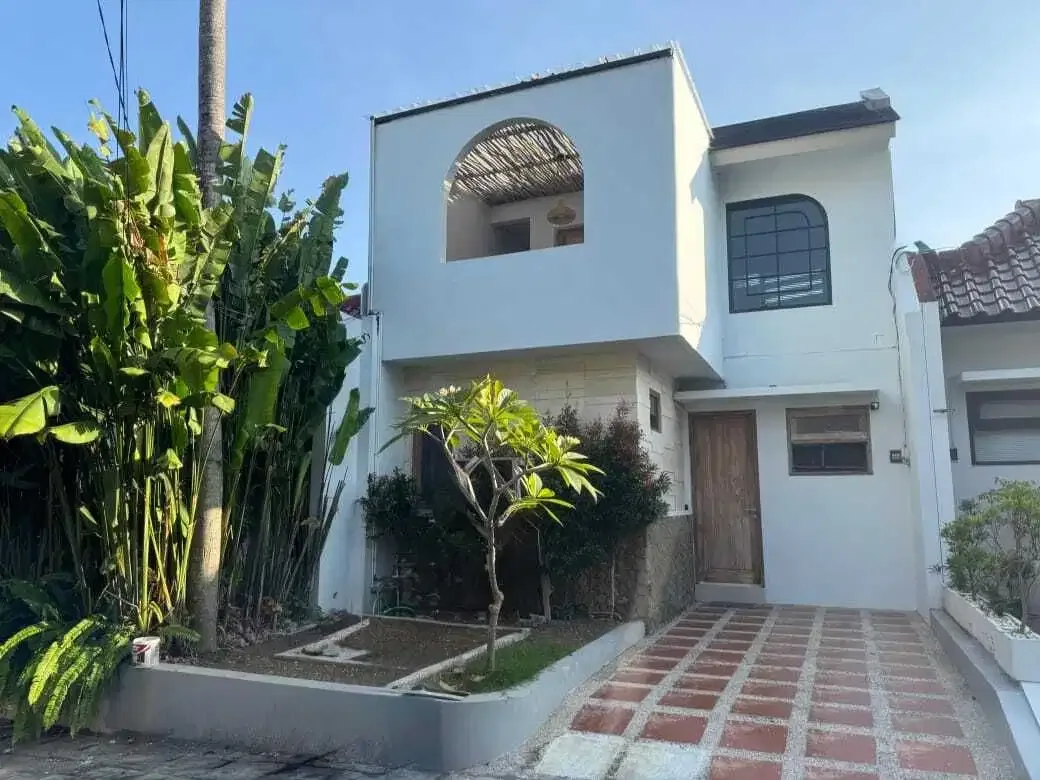 Villa Mewah Mediterania Full Furnished di Kerobokan Bali - Image 1 of 10