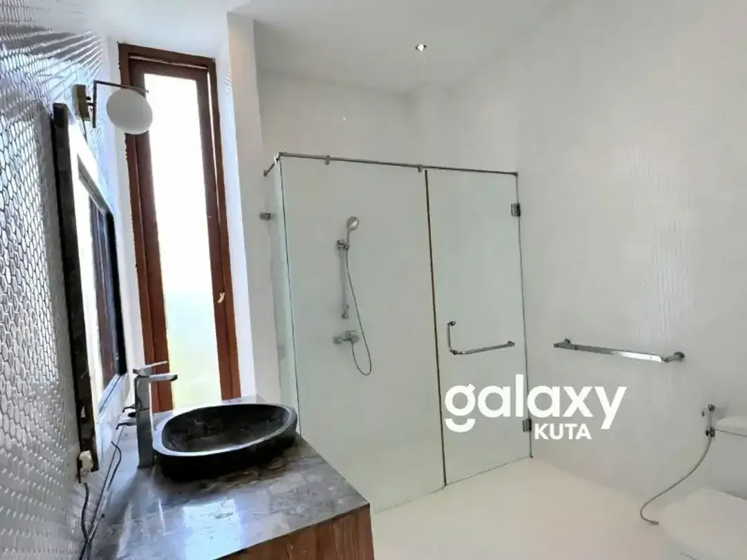 DIJUAL VILLA 4BR SHM DI TANJUNG SANUR KAUH DENPASAR - Image 10 of 10