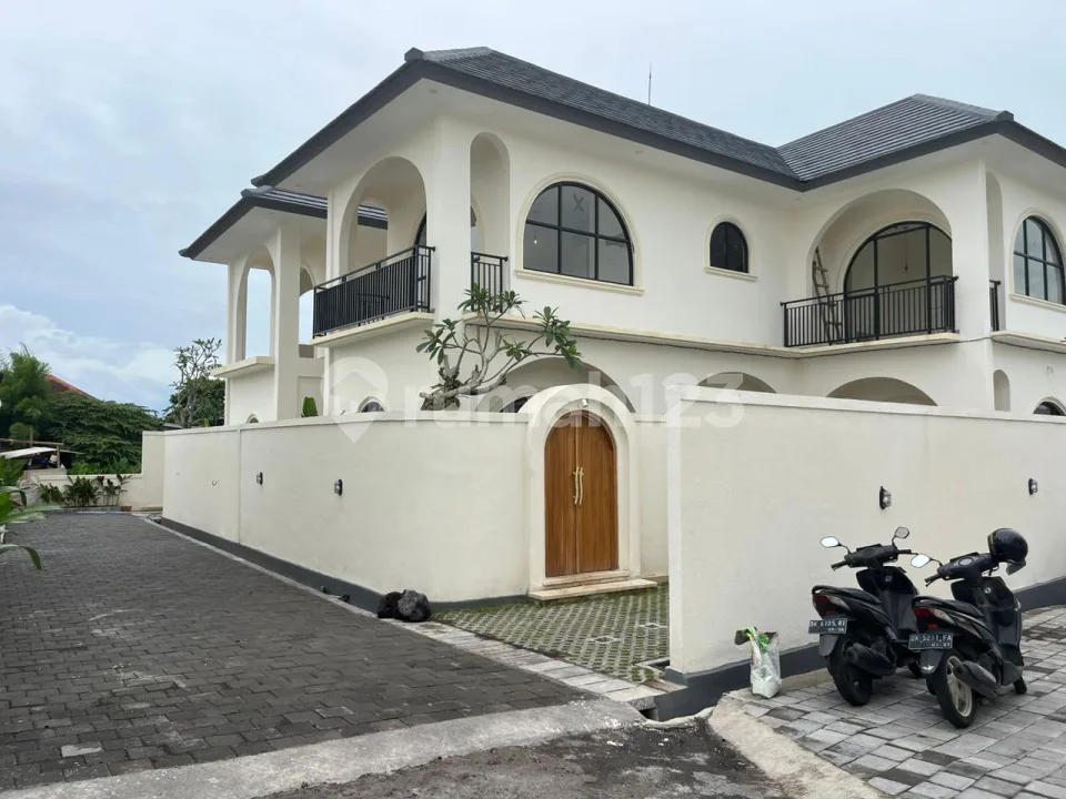 Brand New Modern Villa In Canggu Buduk Full Furnished - Image 3 of 4