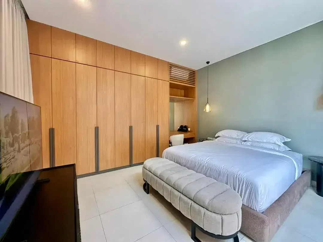 4 BEDROOMS LUXURY BEAUTIFUL RICEFIELD VIEW VILLA LOCATION AT BERAWA CANGGU - Image 7 of 10