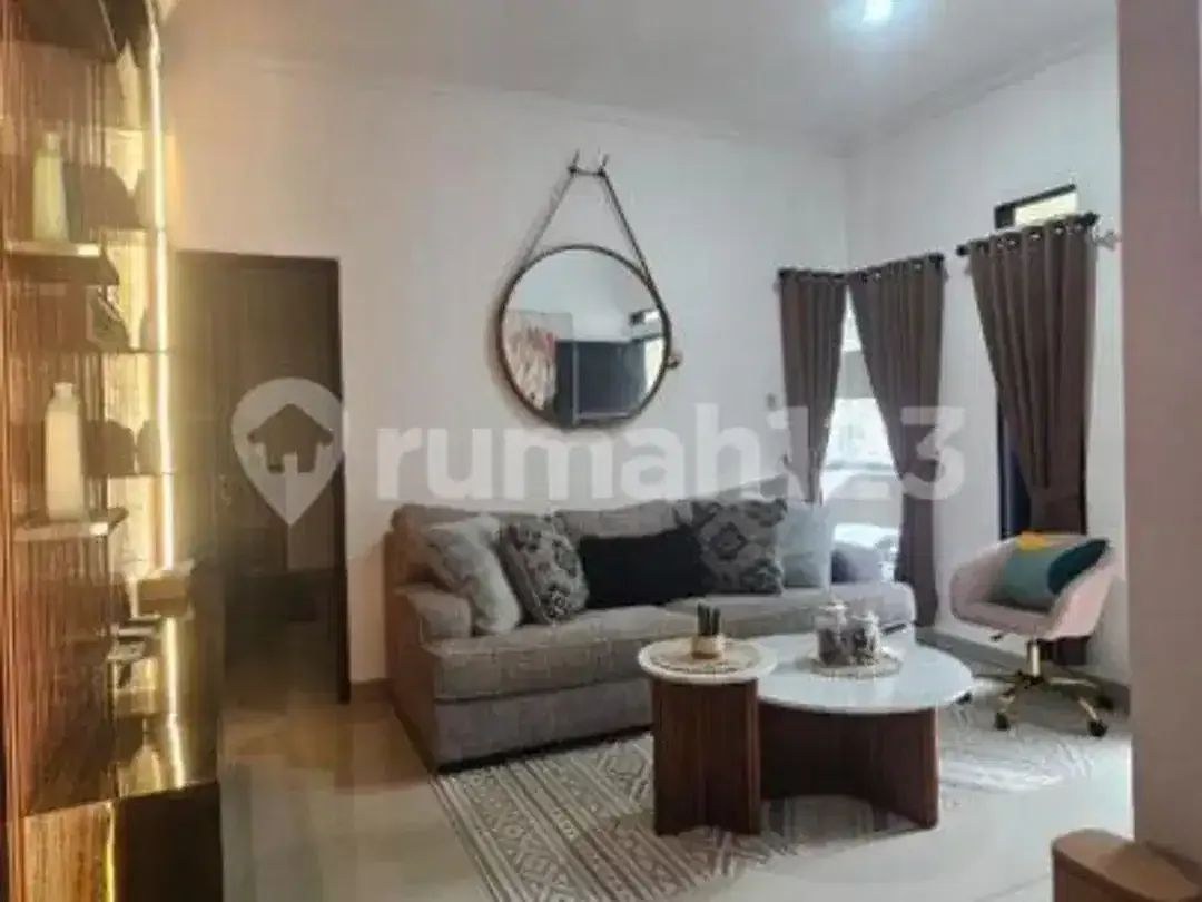 Rumah 2 Lantai Fully Furnished Padangsambian, One Gate Sistem Aman 24 Jam - Image 8 of 10