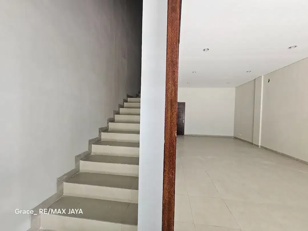 Modern 2-Storey Commercial Building For Rent In Premium Canggu - Image 5 of 9