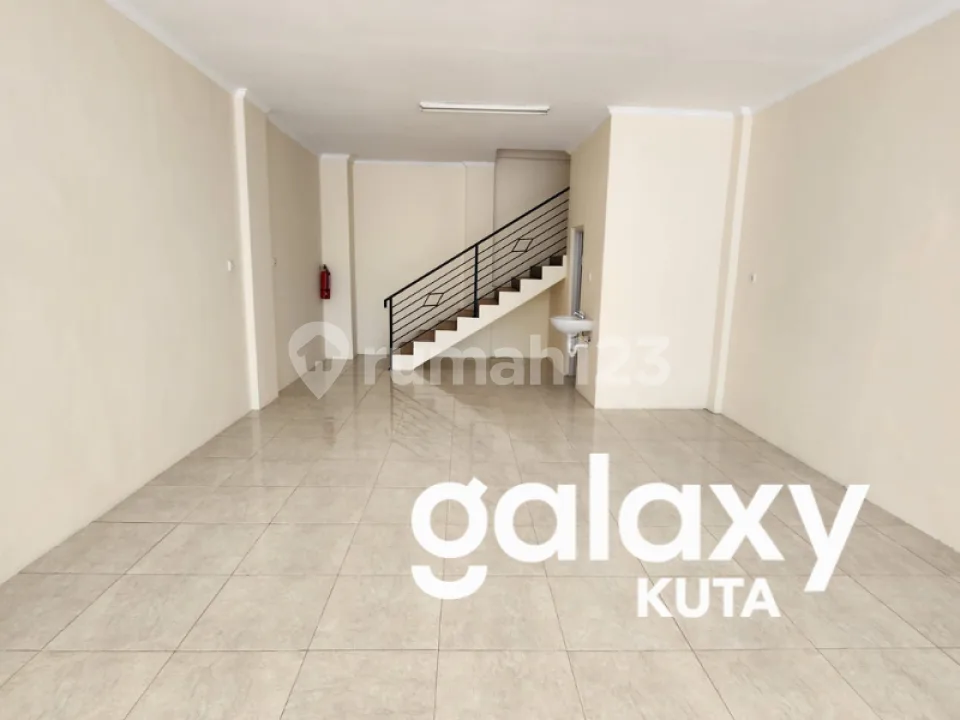 Dijual Ruko 3 Lantai Lokasi Sangat Strategis di Taman Griya Jimbaran Badung - Bali - Image 2 of 4