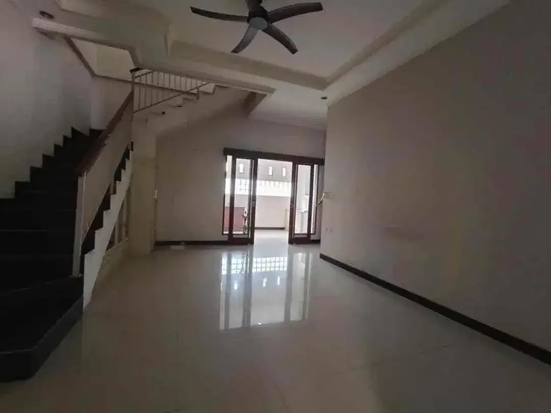 ID:H-137 Disewakan Rumah Ubung Denpasar Bali Dekat Gatsu Kerobokan Dalung - Image 5 of 10