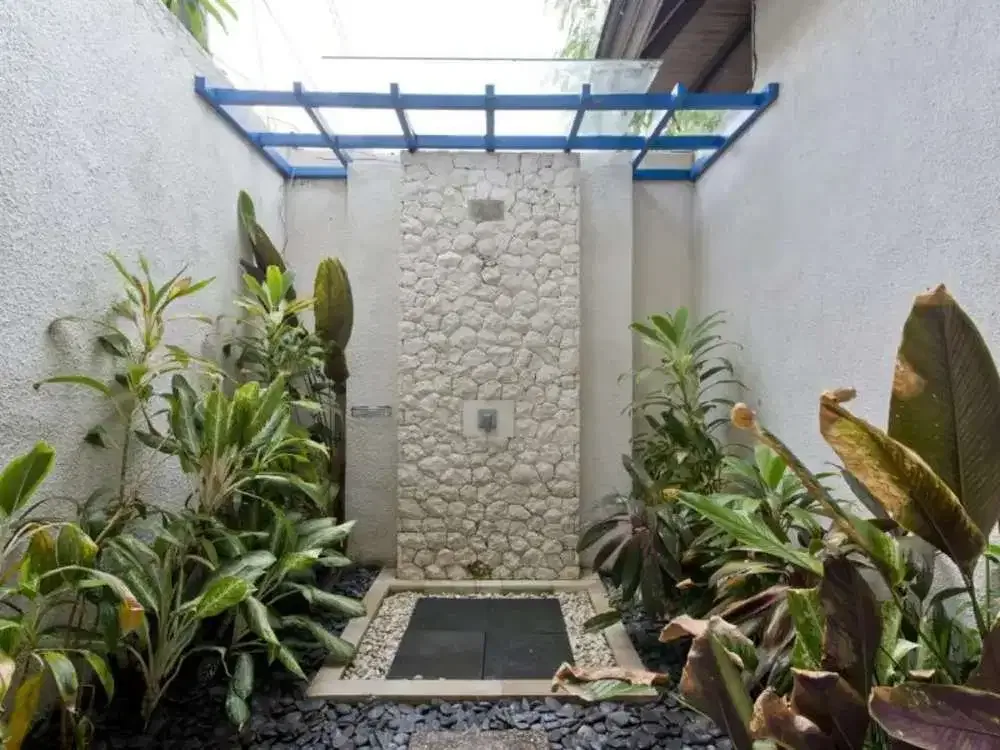 Luxury villa for sale, walk to Mertasari beach Sanur, Denpasar Bali - Image 10 of 10