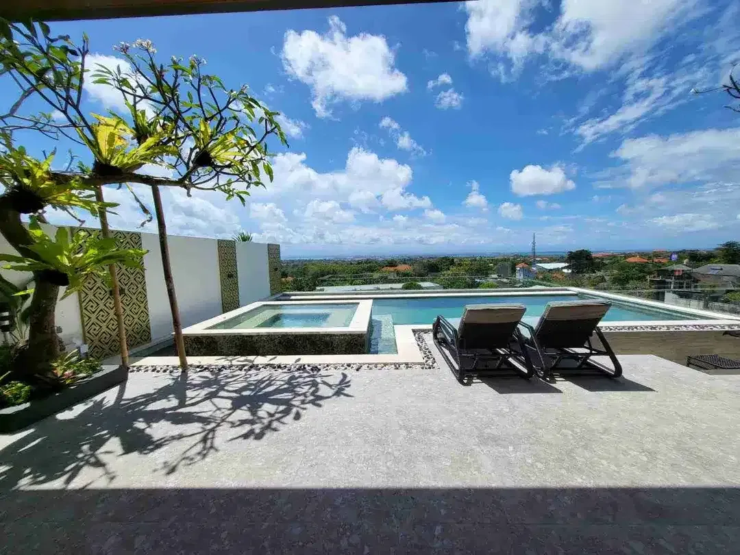 Luxury Villa FULL FURNISH Ocean View & Airport View di Cempaka Mas Jimbaran Kuta Selatan - Image 2 of 10