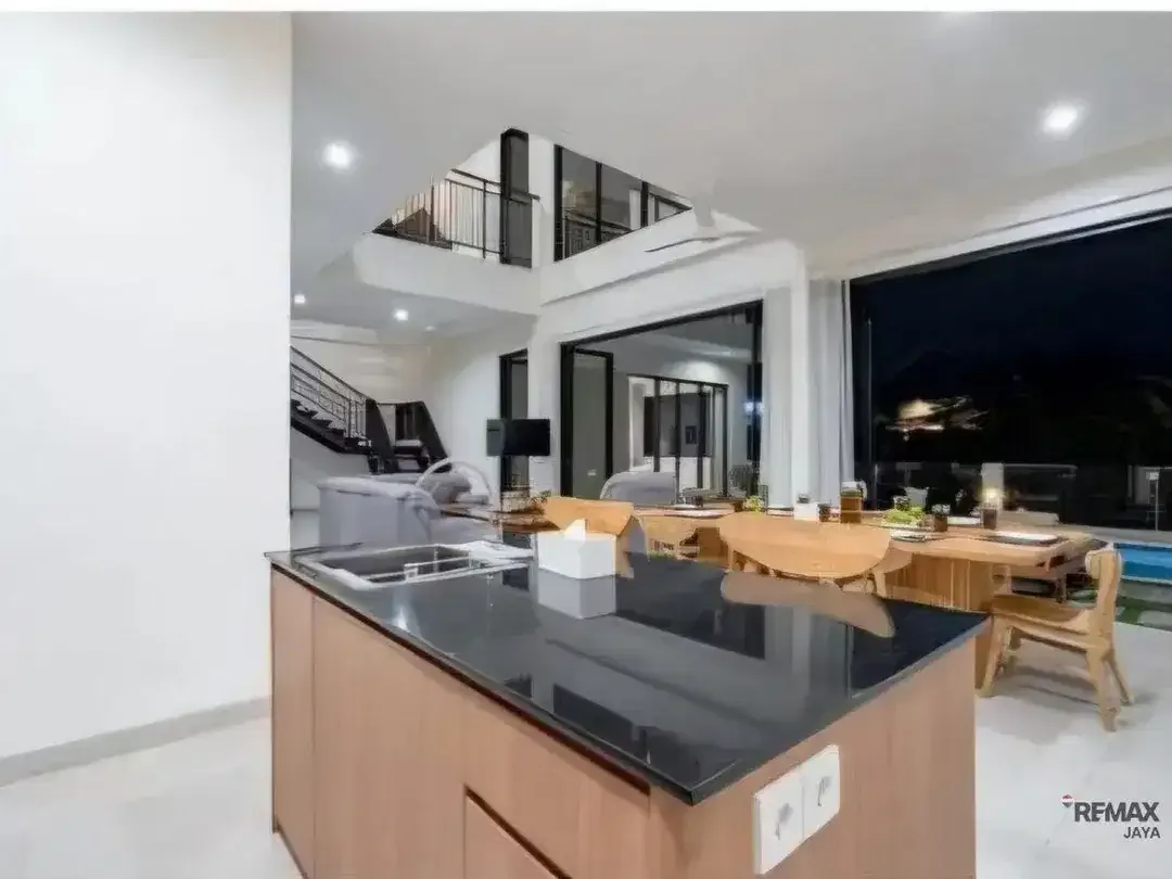 Modern 6 Bedroom Villa Dijual, di Padang Linjong Canggu - Image 3 of 10