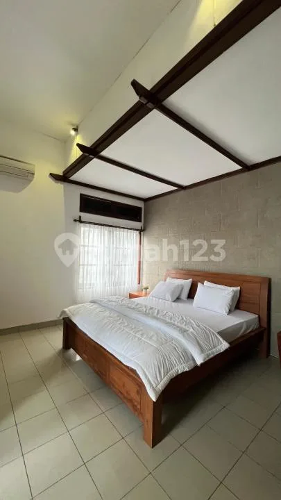Jual Rumah Murah Buc Sekali Bagus Cantik Luas Terawat Siap Huni Full Furnished Langka Hook SHM IMB Lengkap di Puri Gading - Image 1 of 4