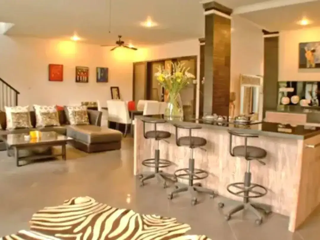Dijual Villa Bonus Coffee Shop Di Canggu Bali - Full Furnished - Image 8 of 10