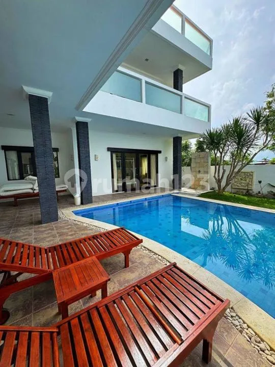 Villa For Sale (Freehold) In Bukit 4 Bedrooms V618 - Image 1 of 4