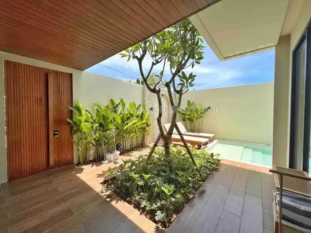 Villa Modern Tropis 3 Kamar dengan Private Pool & Jacuzzi di Pecatu – Freehold - Image 9 of 10