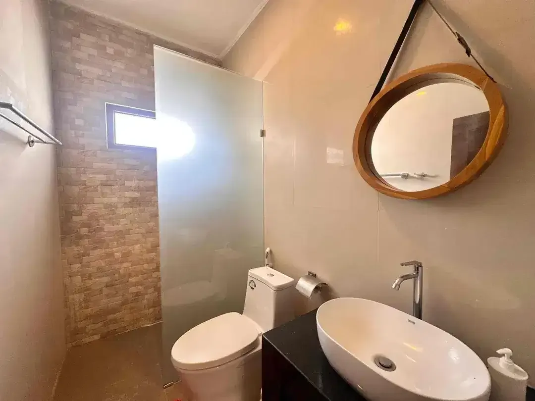 3 BEDROOMS MINIMALIST MODERN STYLE STRATEGIC LOCATION AT UMALAS - Image 9 of 10
