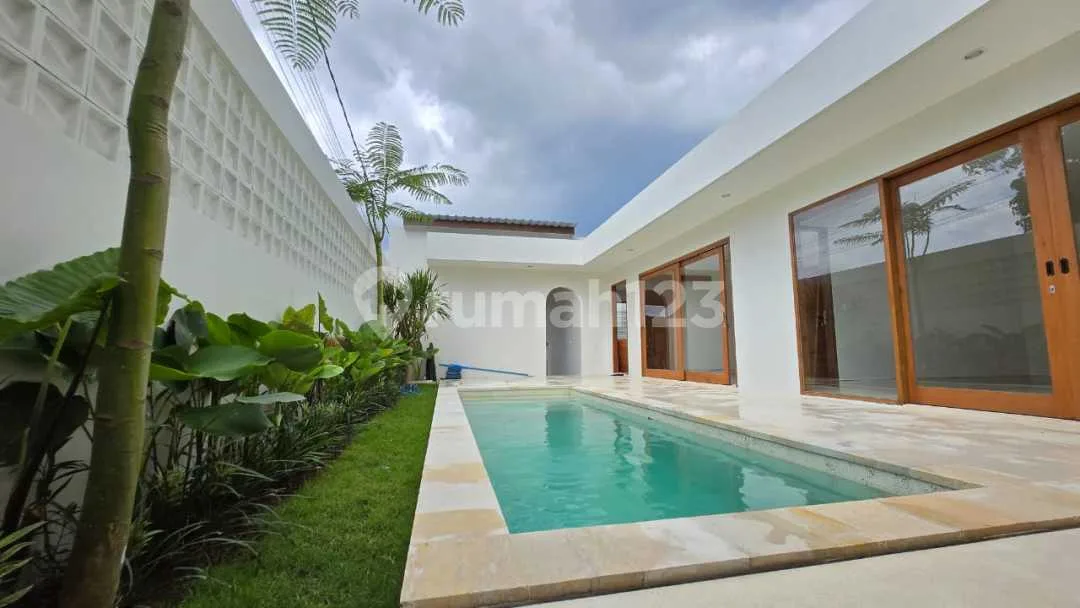 For Lease 19 Years: Brand New 3 Bedrooms Villa On Wwestside Sanur - Image 2 of 4