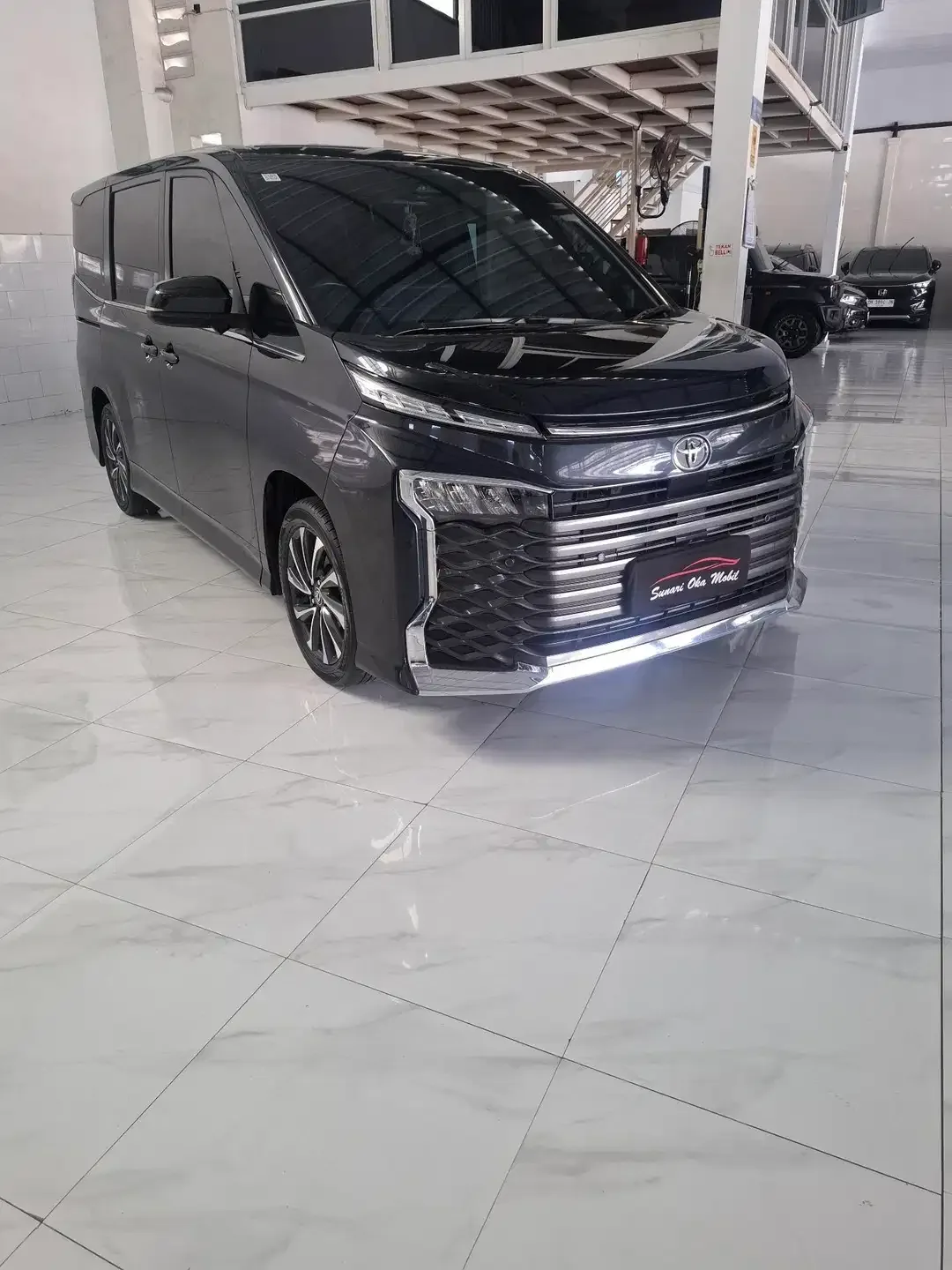Toyota voxy 2.0 - Image 2 of 6