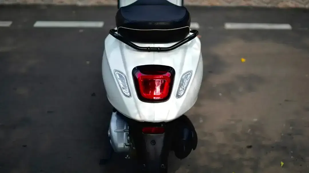 VESPA SPRINT S NEW MODEL 2024 PUTIH - TERMURAH SEINDONESIA - Image 7 of 8
